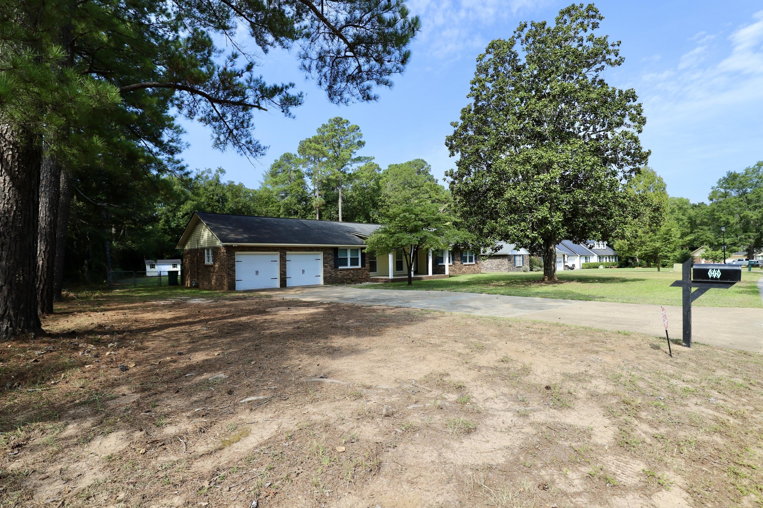 579 Sierra Street – photo 2