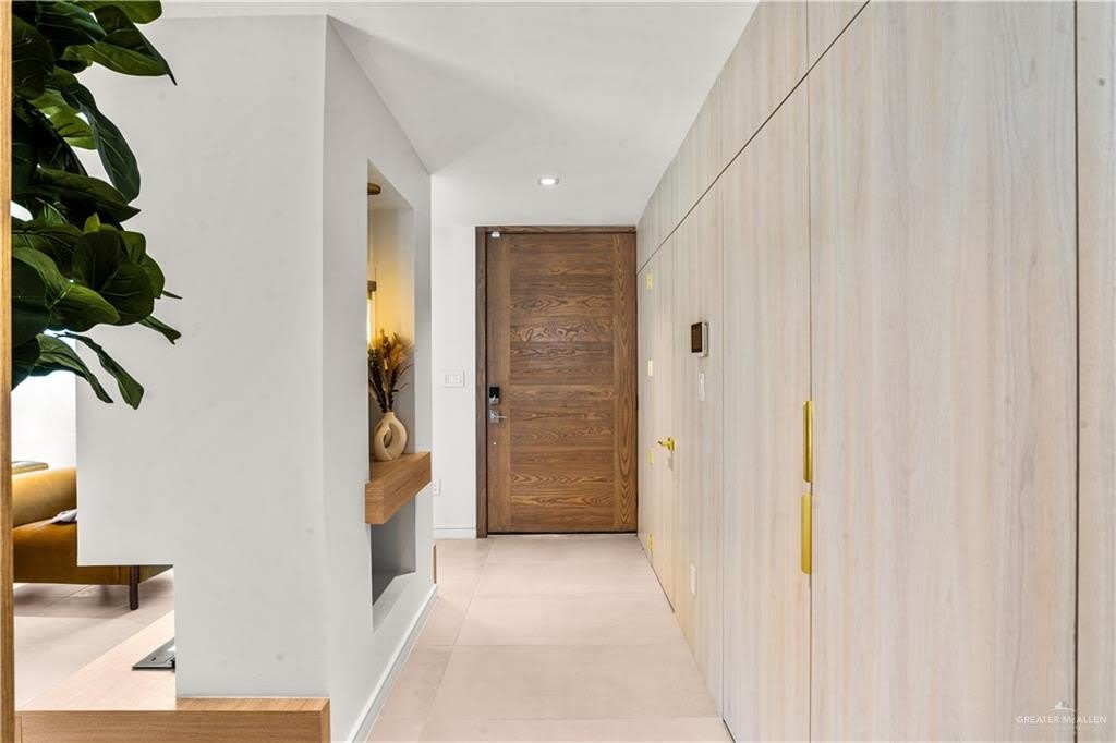 1410 S 7th Avenue – photo 3