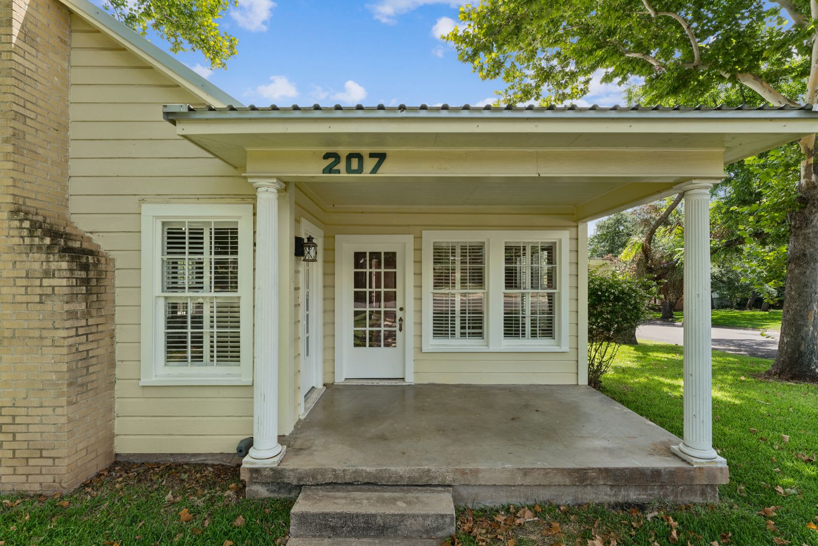 3 2 Remodeled Home In Lampasas – photo 2