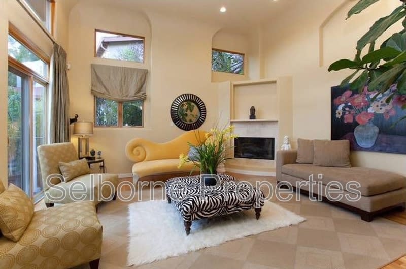 6919 Bristol Dr – photo 3