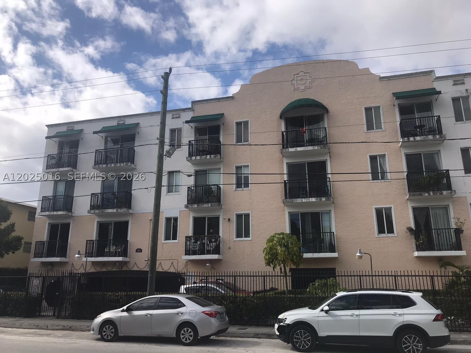 400 SW 2nd St – photo 1