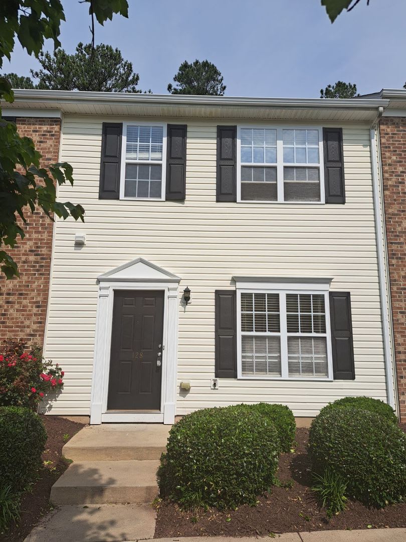 Beautiful Townhome – photo 1