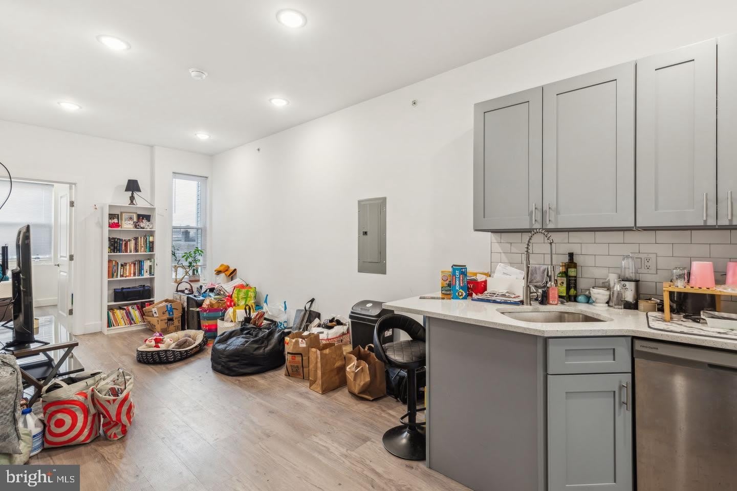 1711 SNYDER Avenue – photo 4