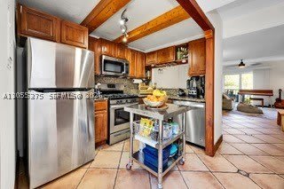 6709 N Kendall Dr – photo 4
