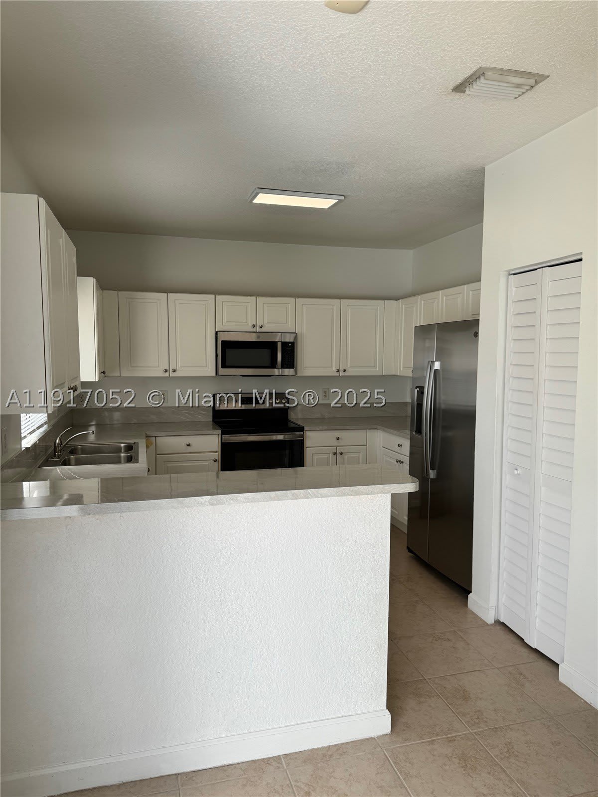 4100 NE 24 Drive – photo 5