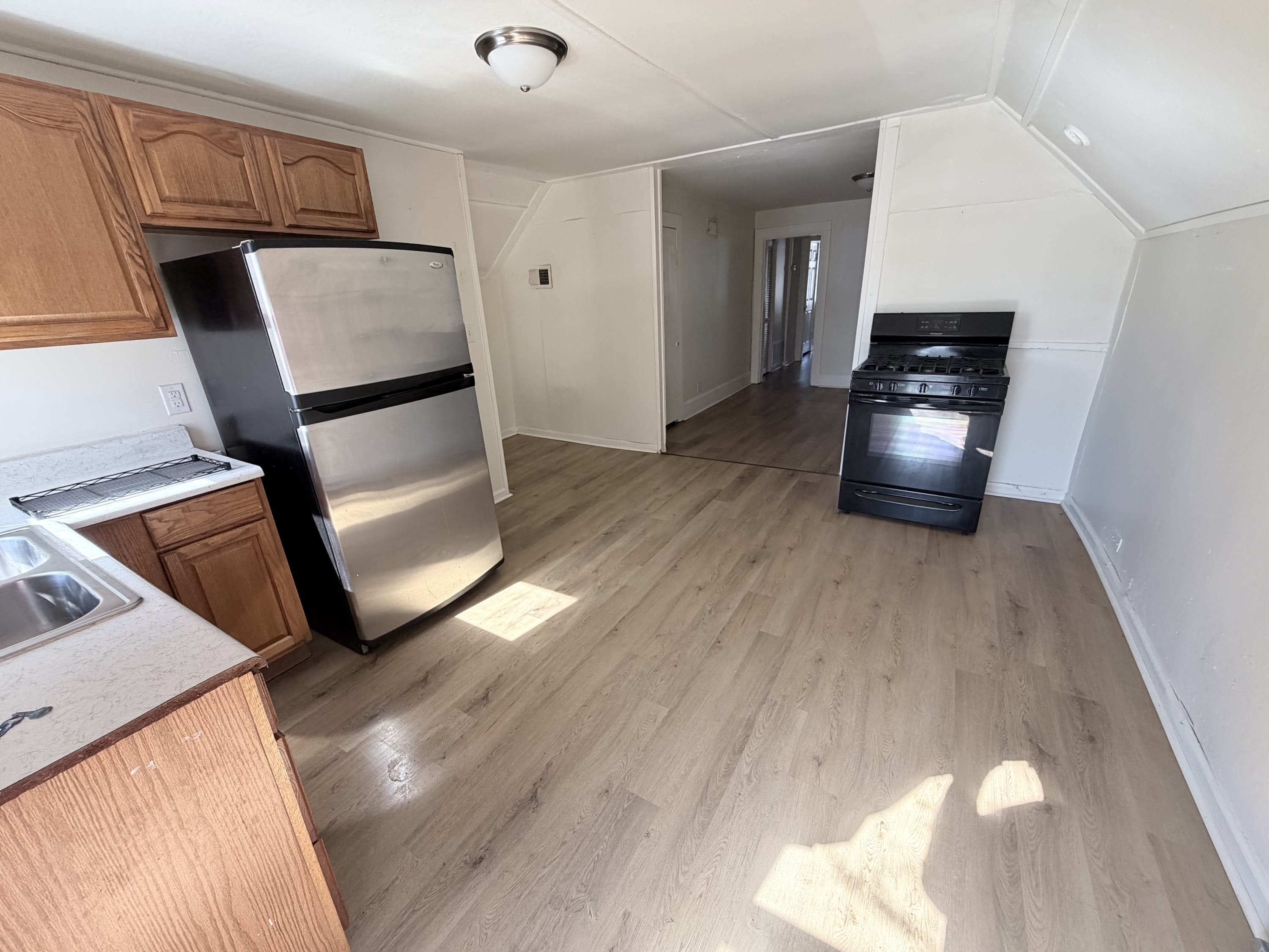 2210 West Iowa Street – photo 2