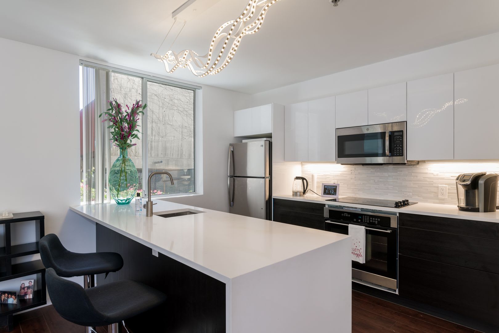 2 Bed 2 Bath in The Heart of Little Italy – photo 2