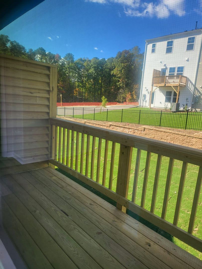 Room in 4 Bedroom Townhome at Castle Loch Ln – photo 4