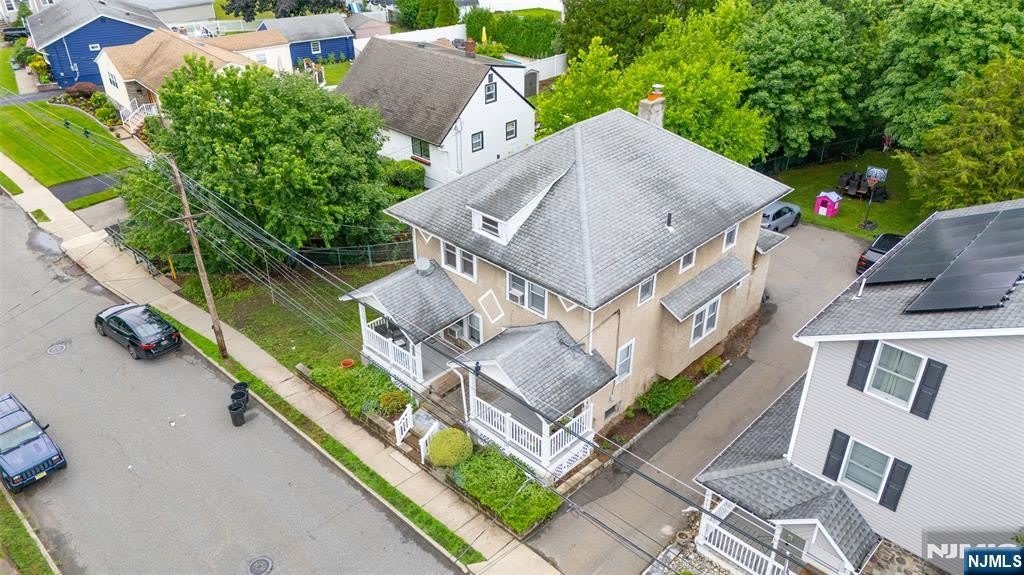 139 Van Avenue – photo 3