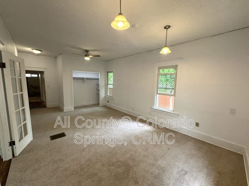 219 E Jefferson Street – photo 5
