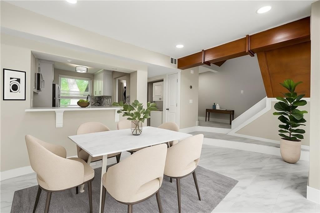 1009 Riverbend Club Drive Se – photo 3