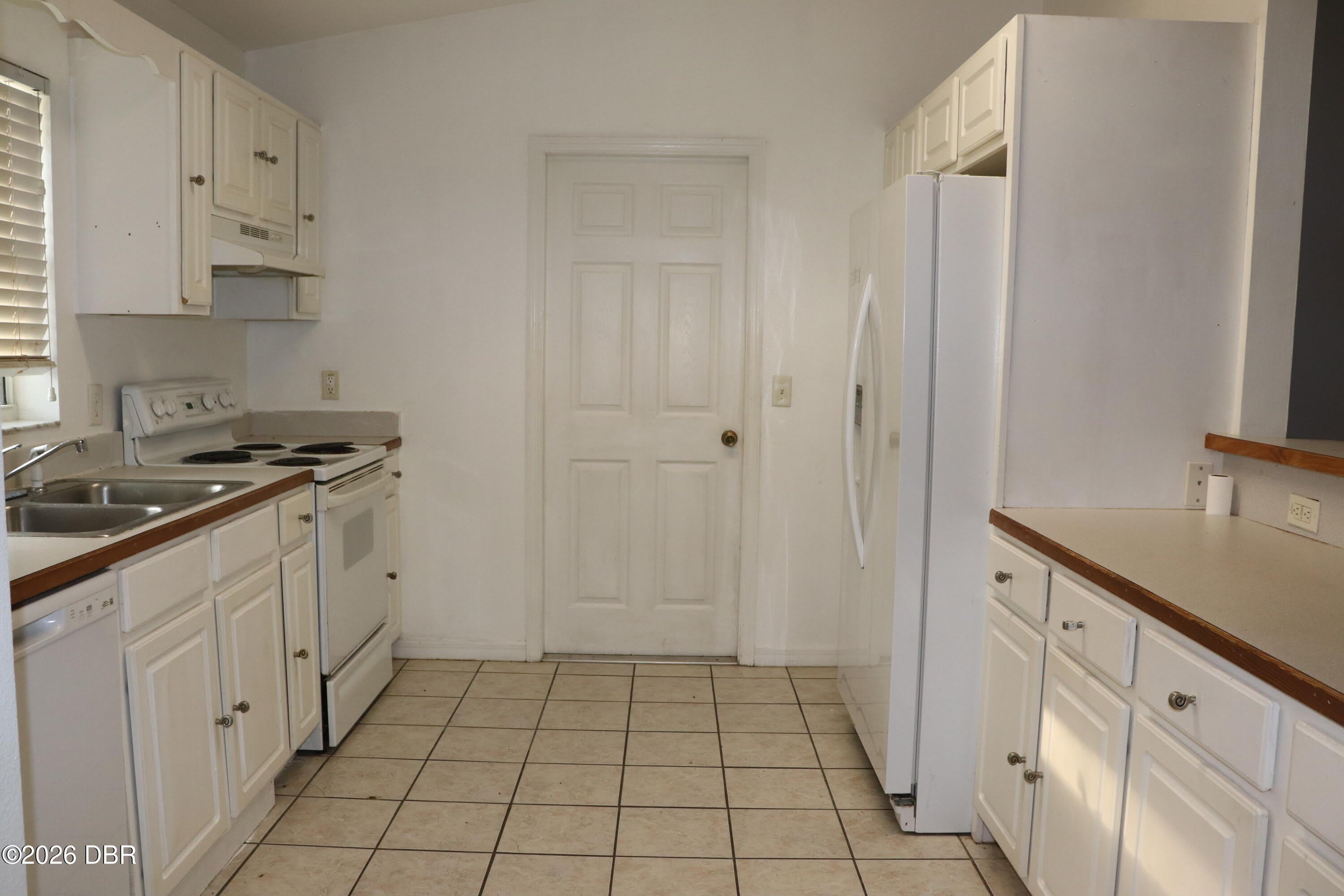 1061 Oak Forest Circle – photo 4