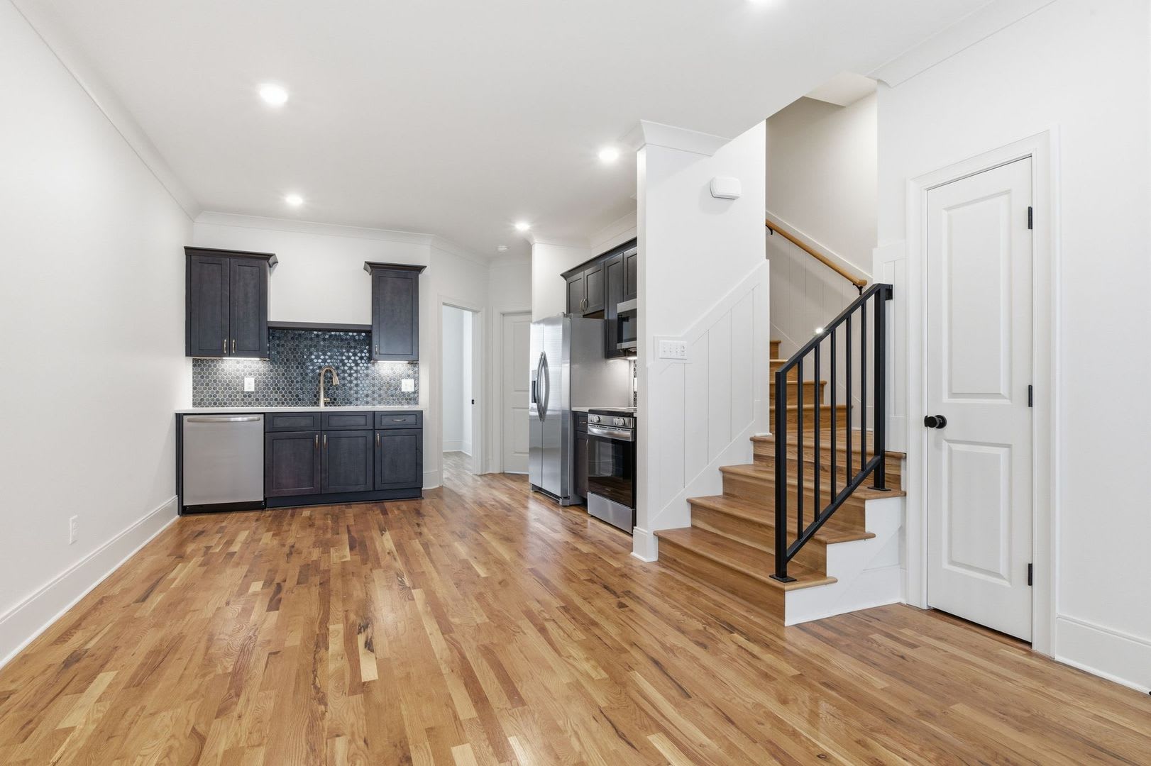 6305 Robertson Avenue – photo 1