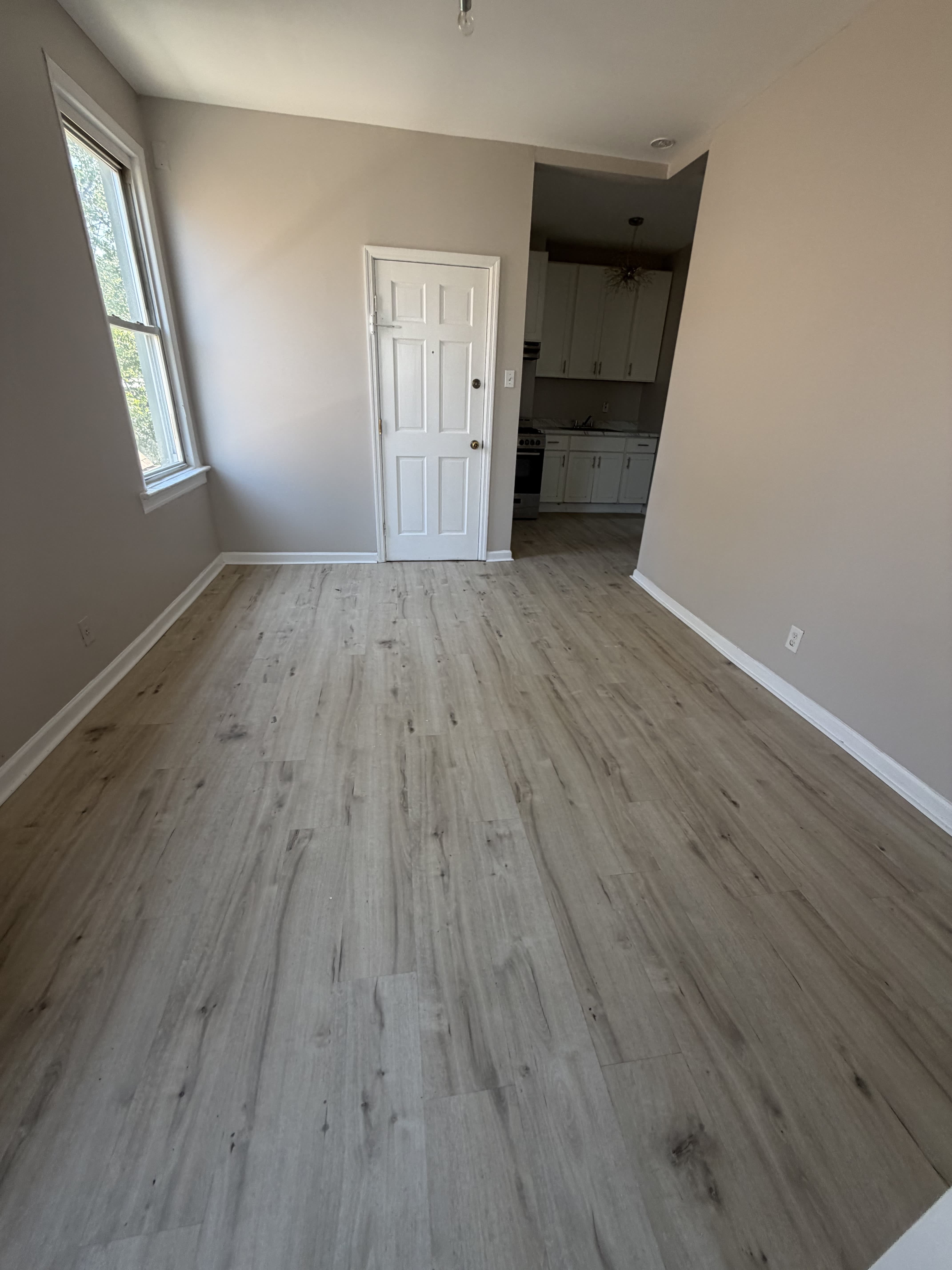 241 Duncan Ave – photo 3