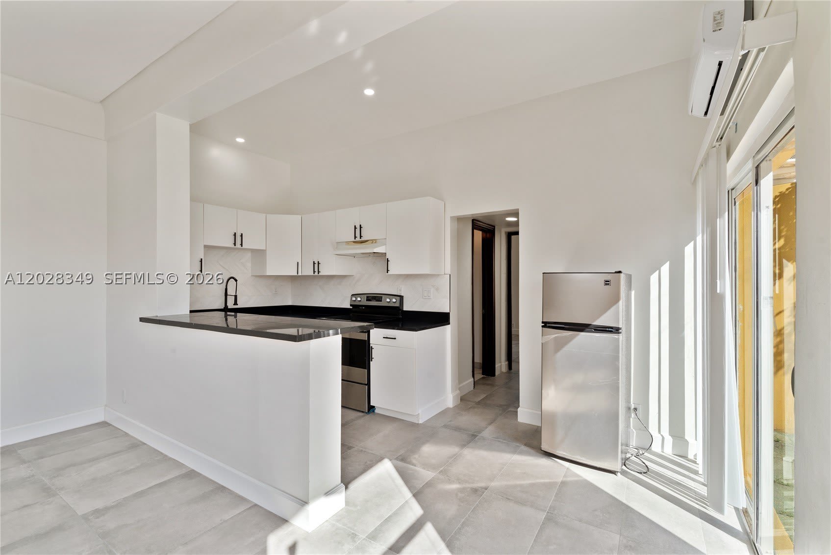 2204 Mckinley St – photo 1