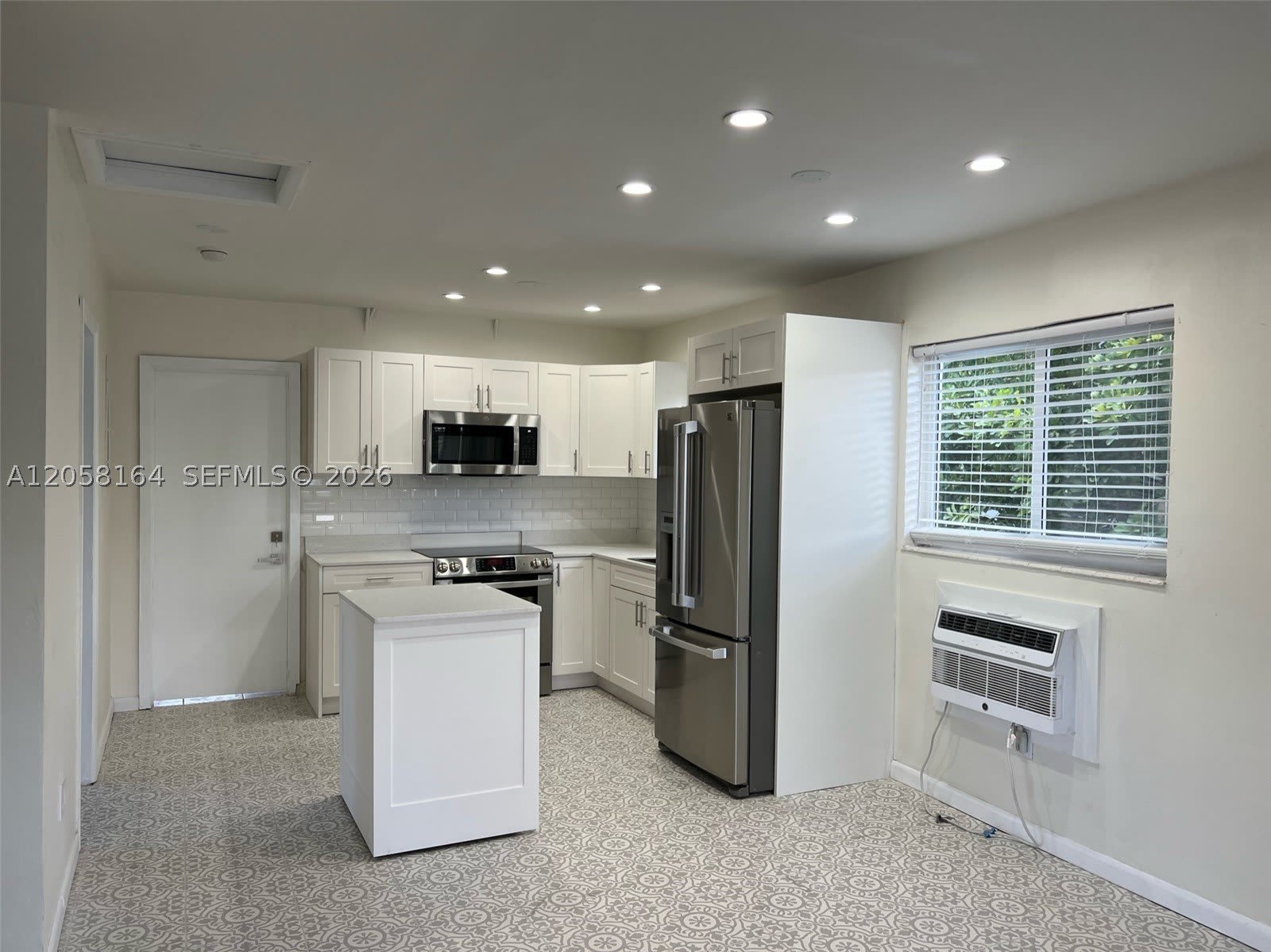 1120 Ne 81St – photo 4