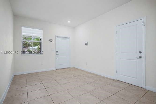 1020 SE 26th Ter – photo 2