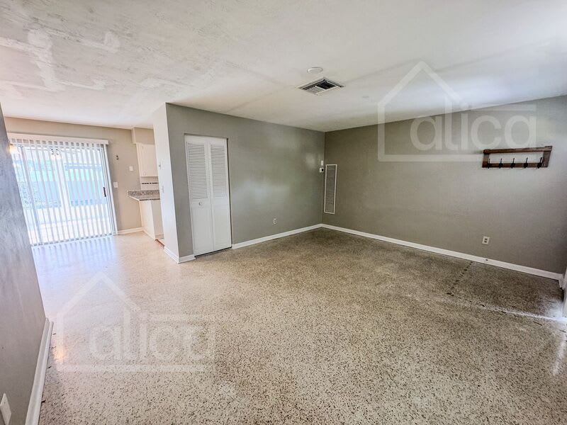 7176 Lockwood St – photo 4