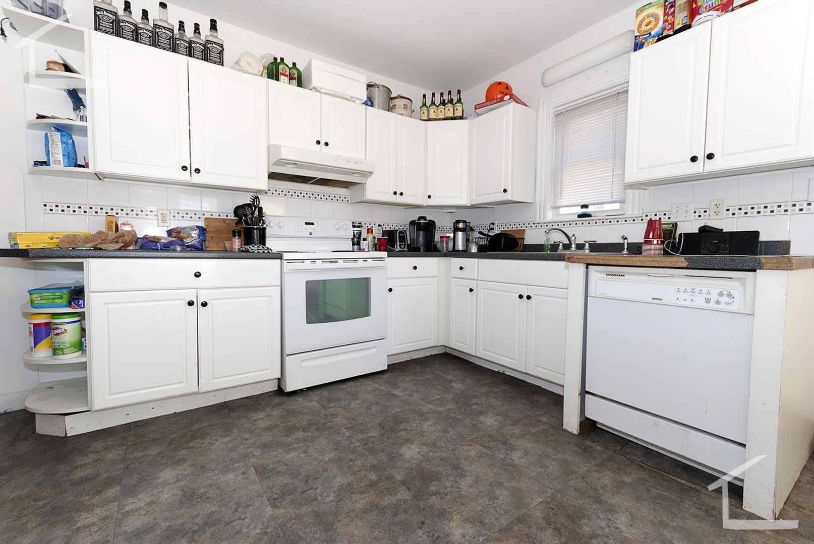 Hige 4 Bed Split In Allston – photo 2