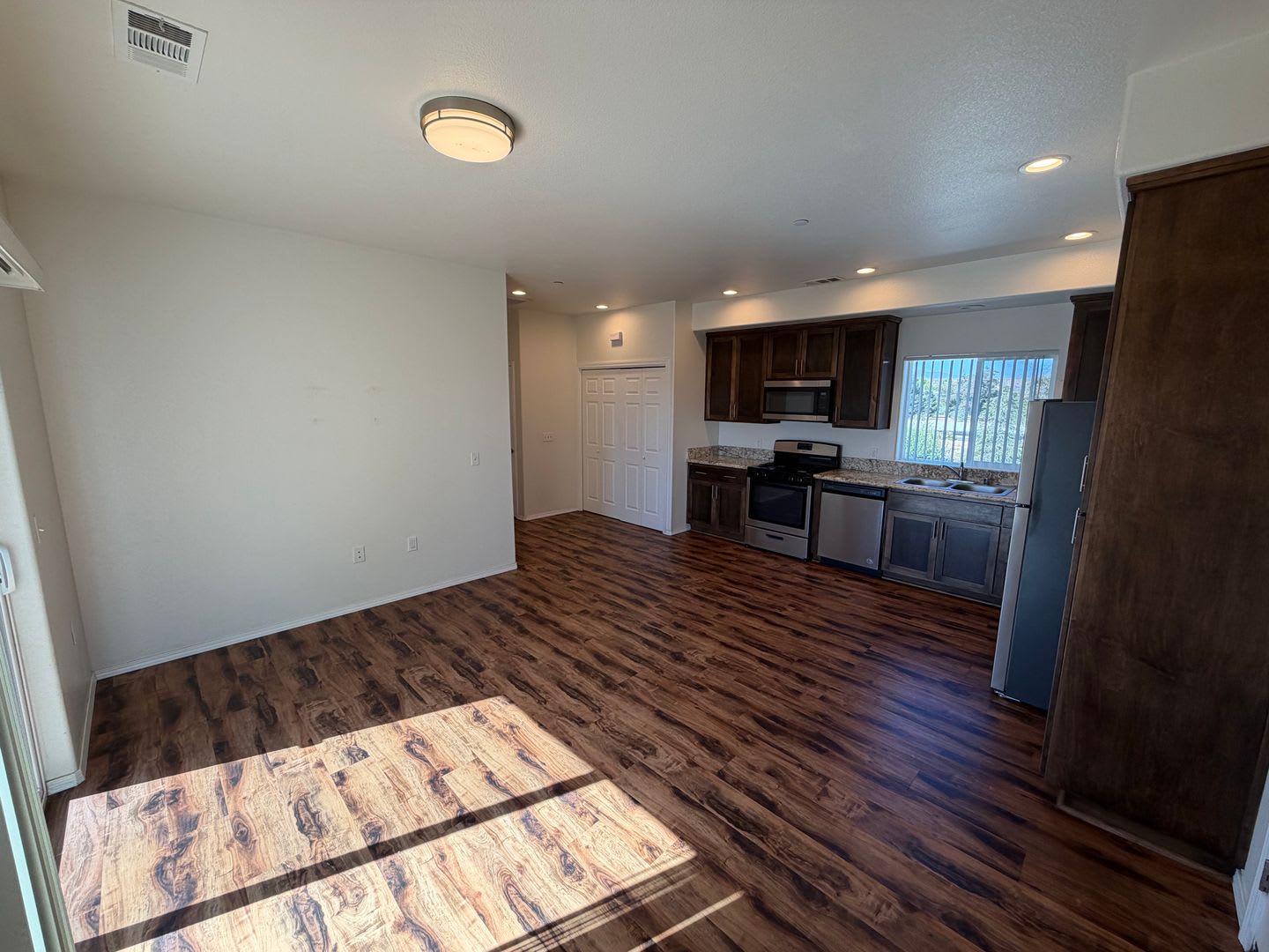 1406D N. Bradley Road -- 2 Bedroom, 1 Bathroom North-East Santa Maria Apartment – photo 2