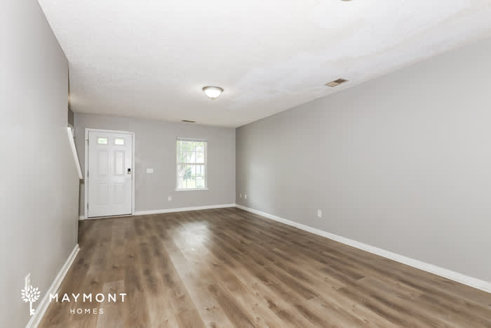 313 Denman Loop – photo 4