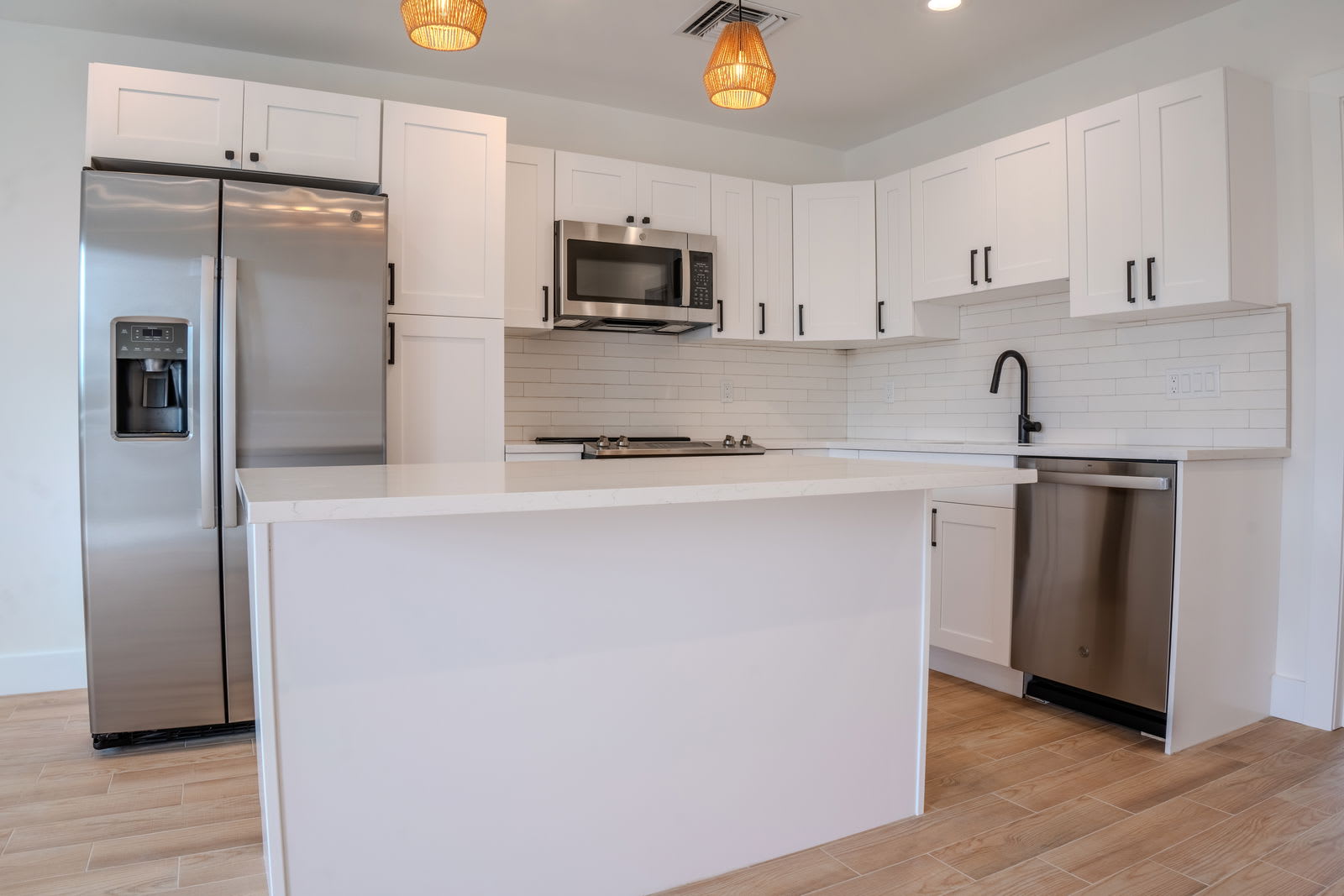 238 Southeast 1st Avenue – photo 3