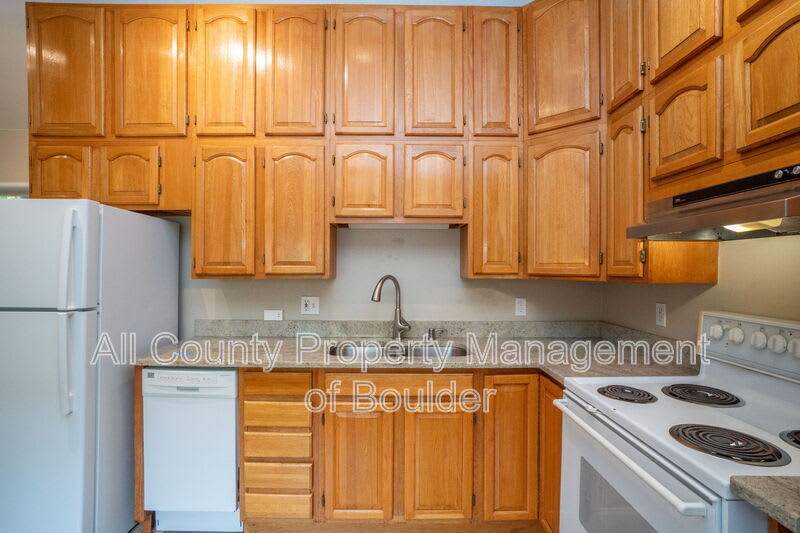 1045 Toedtli Drive – photo 3