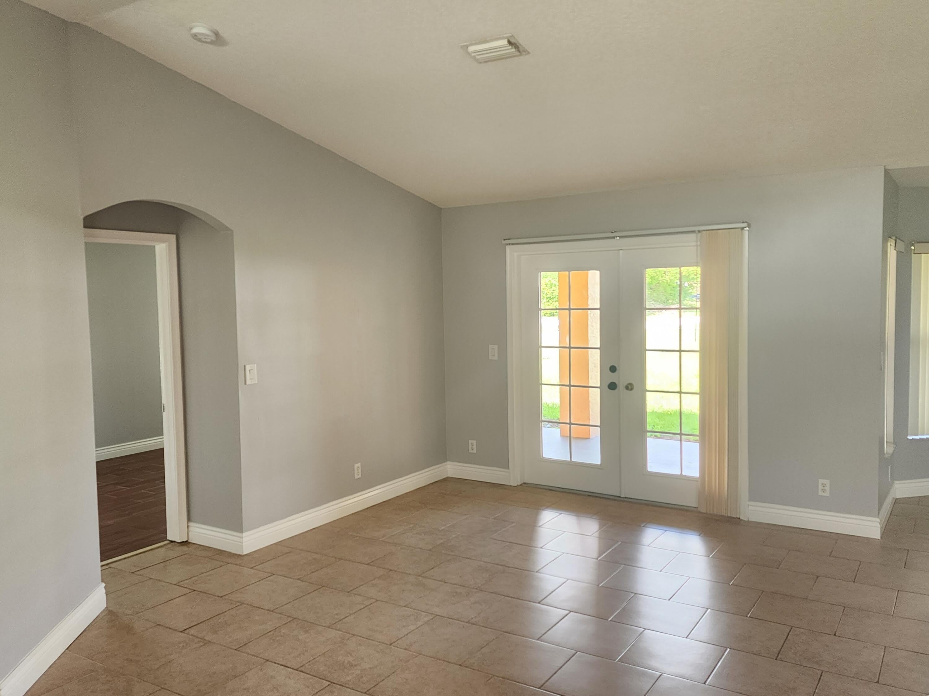 425 SW Mccomb Avenue – photo 3