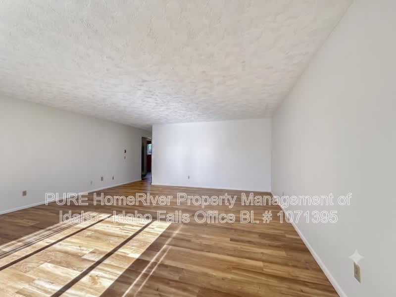 1830 Balboa Dr – photo 5