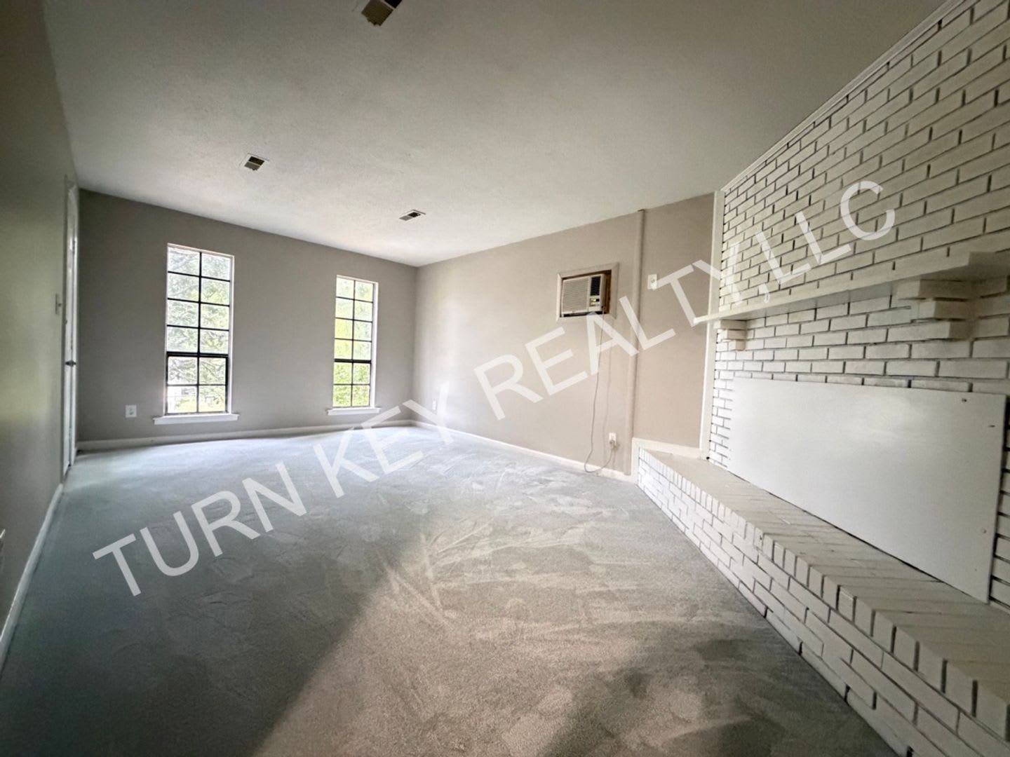 Apartment for rent in Eastlake – photo 3