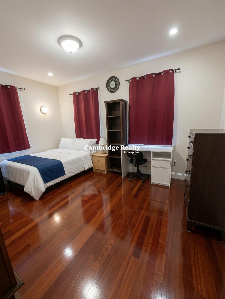 14 Duval St. – photo 4