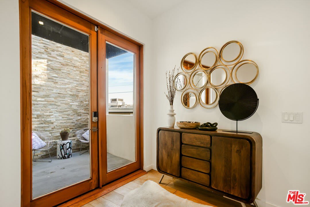 8469 FRANKLIN Ave – photo 4