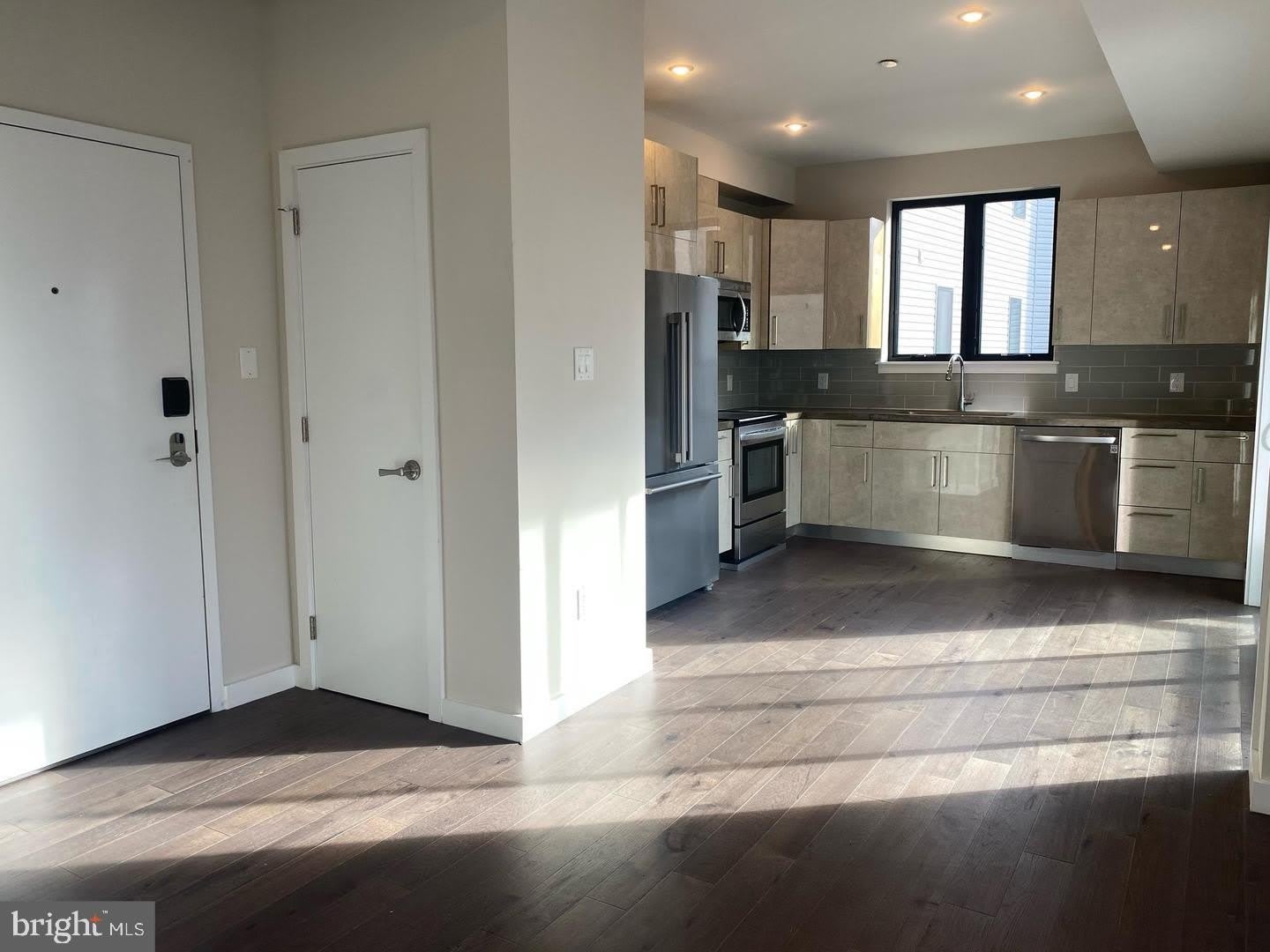 938 NEW MARKET Street – photo 3
