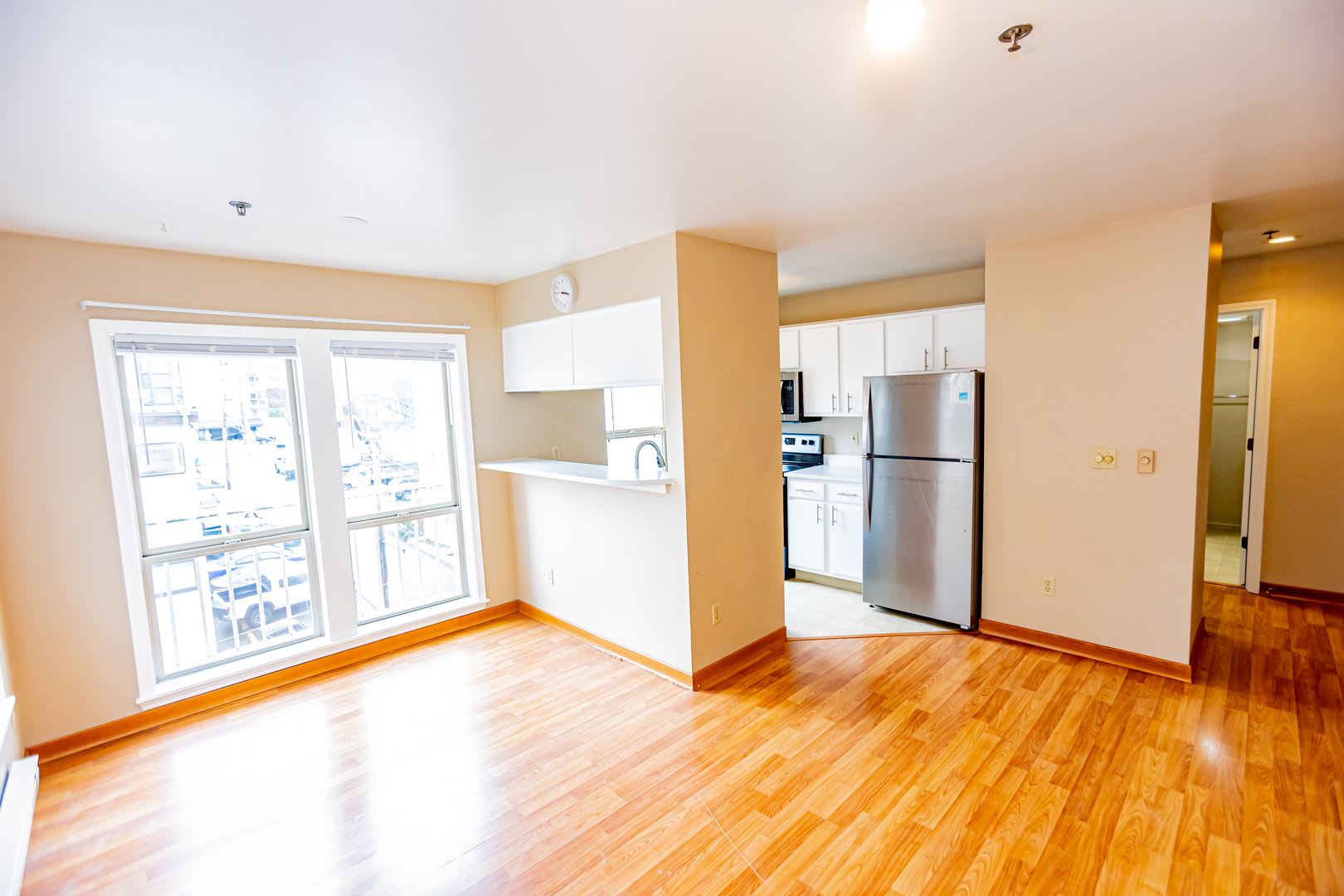 1 Bed 1 Bath Condo in Capitol Hill – photo 4