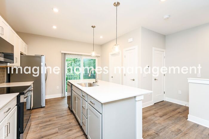 2523 Dix Street – photo 5