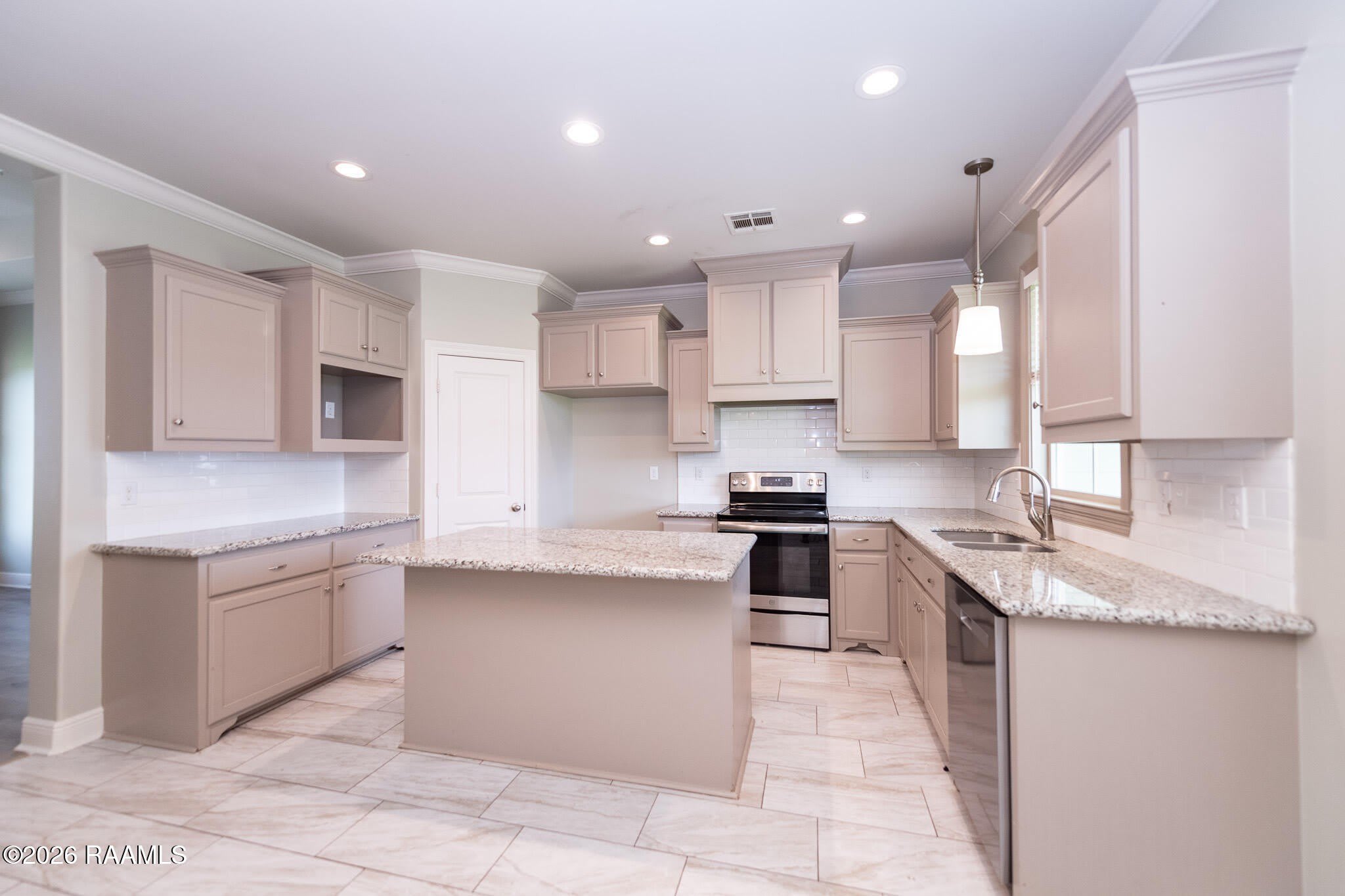 468 Montgomery Road – photo 4