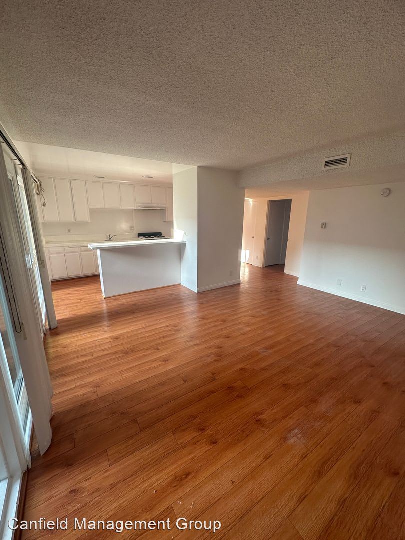 511 N Kenmore Avenue – photo 4