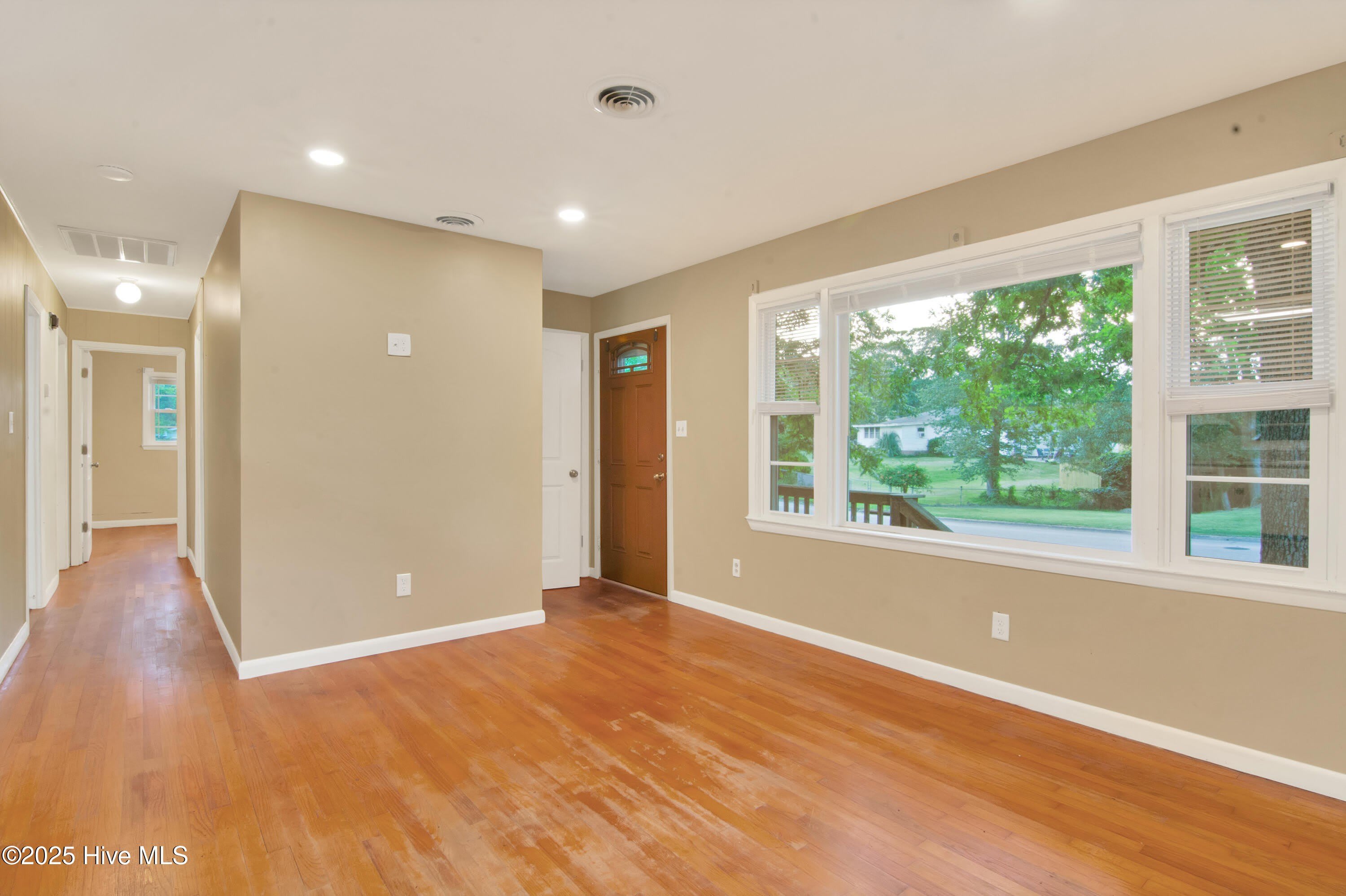 300 Long Acres Drive – photo 3