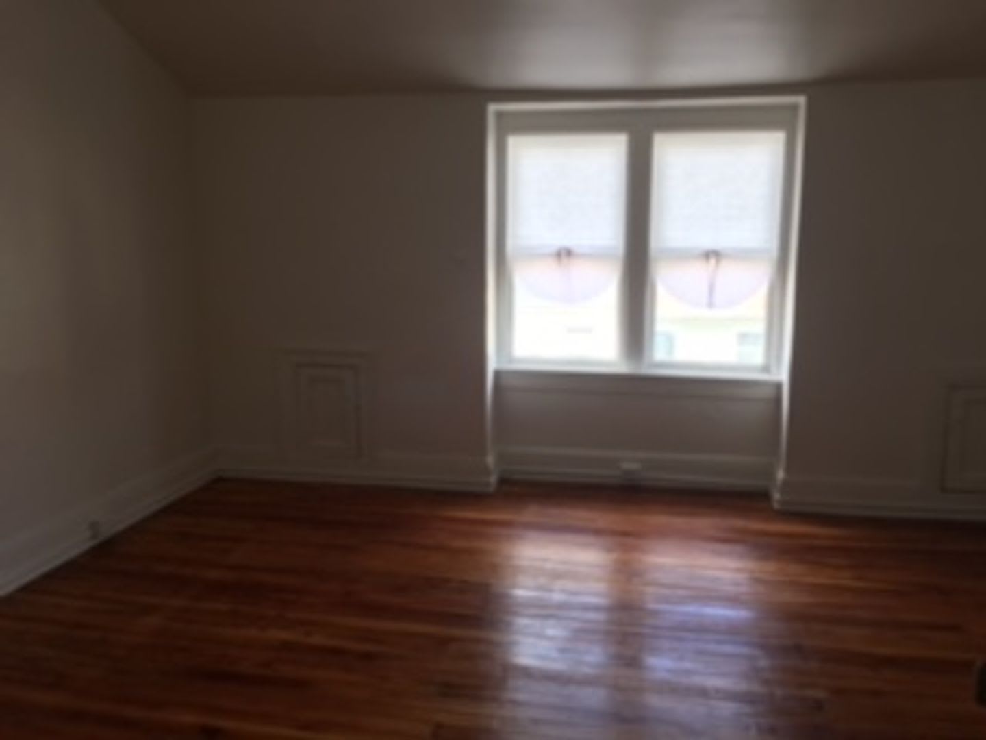 Video in Pics! West End of Town! Close to transportation, parks, and many amenities! – photo 4