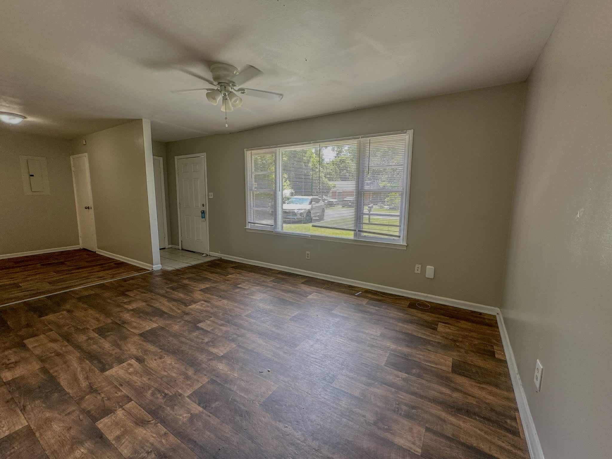 800 Stillwater Dr – photo 2
