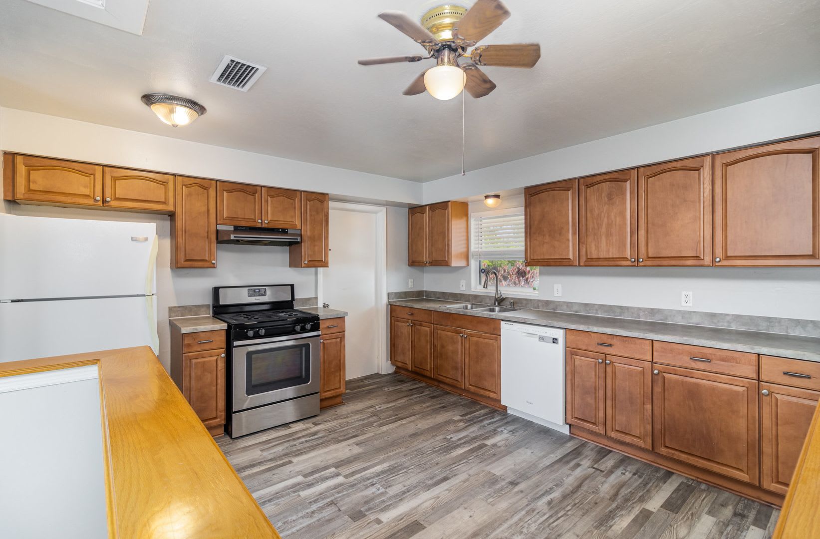 205 Trinidad DR – photo 3