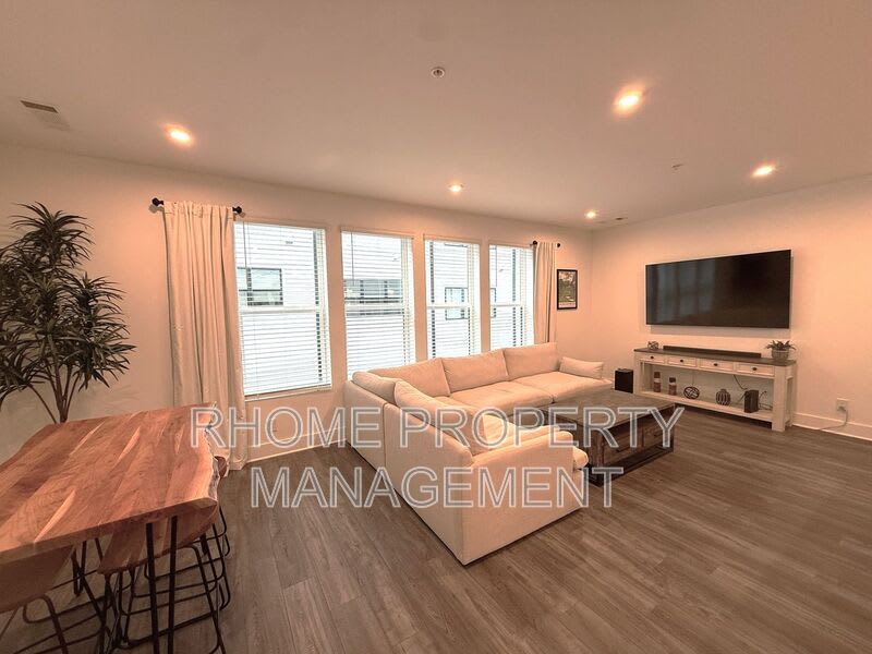 729 Eloise Way – photo 5