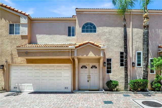 5200 White Oak Avenue – photo 3