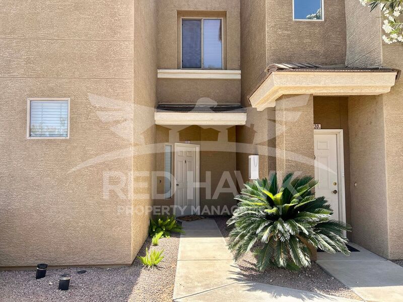 1335 E June St – photo 1