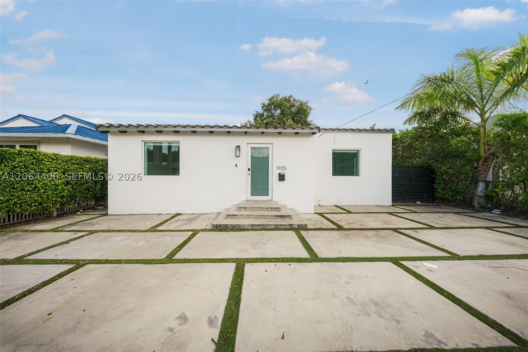1935 SW 24th Ter – photo 1
