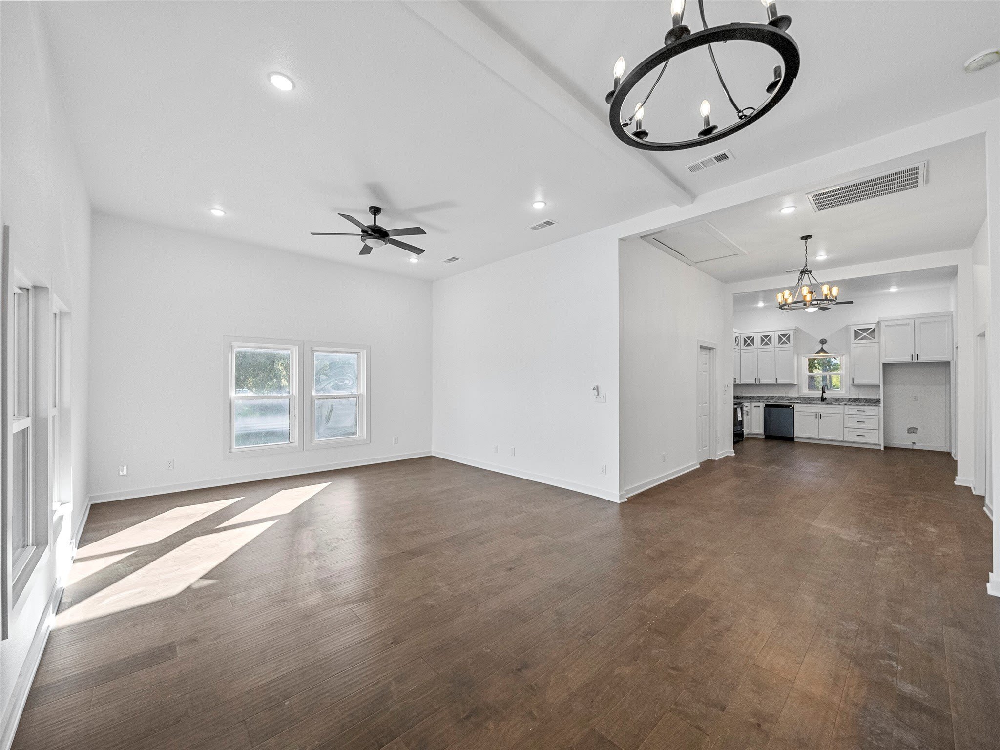 3222 Travis Street – photo 1