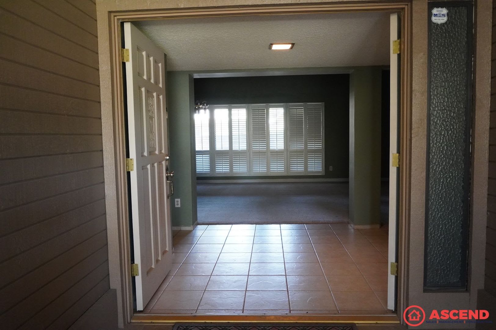 Move In Special 500 Off First Month Rent 3 Bed 1 5 Bath With Full Appliances In Unit Laundry Community Pool Garage Included – photo 4
