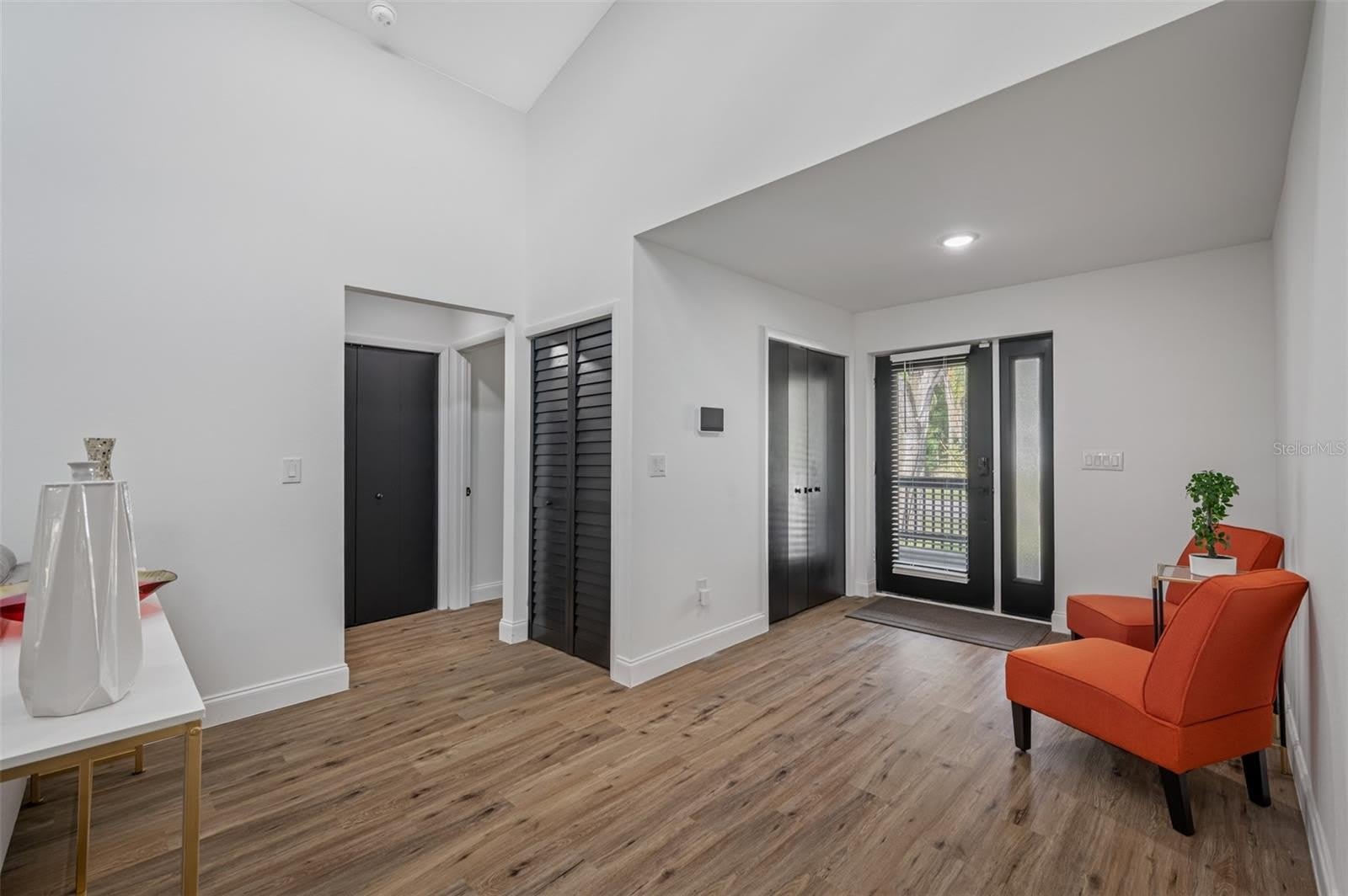 3717 E CLIFTON Street – photo 3