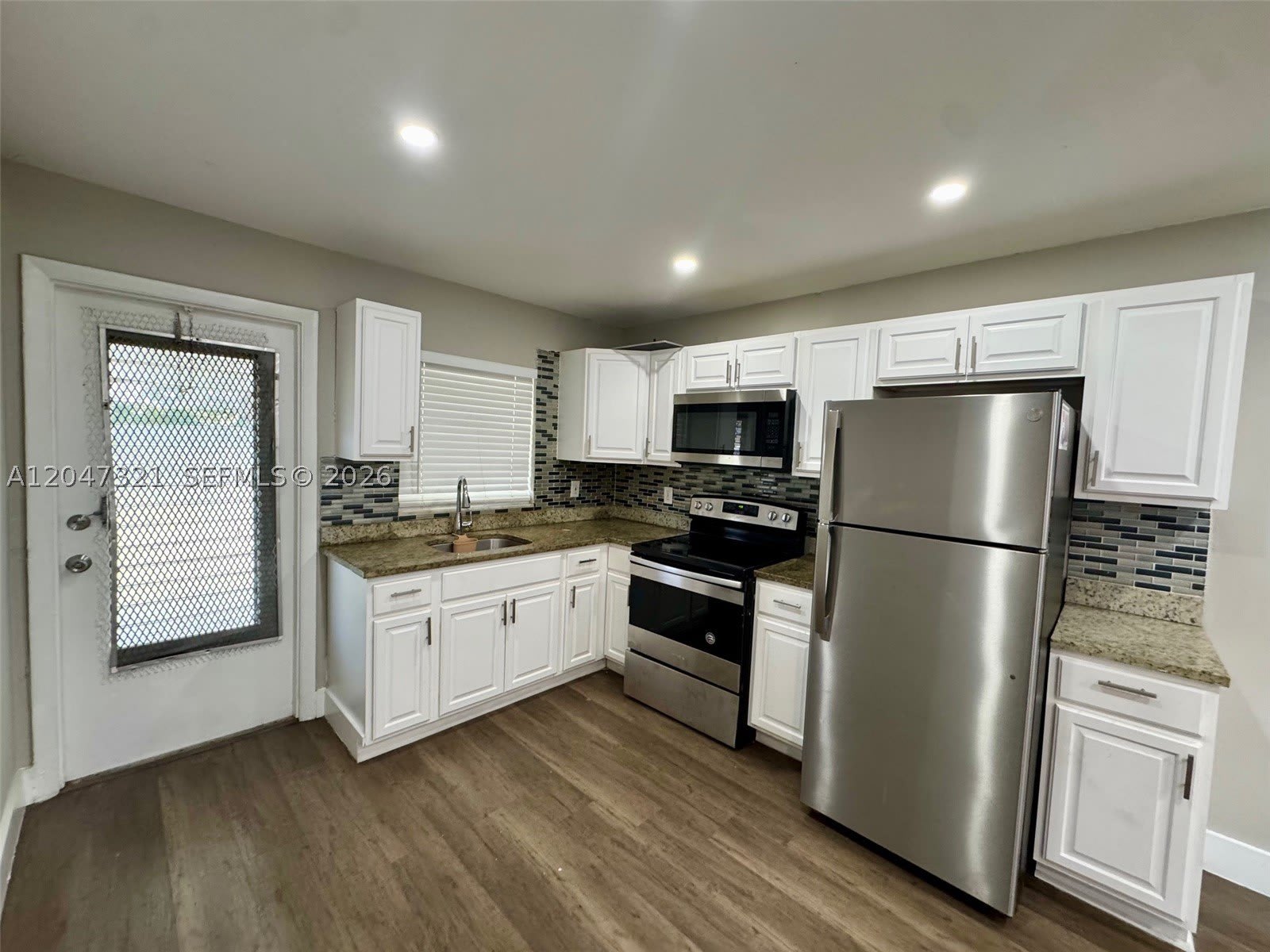 5410 NW 16th St – photo 4