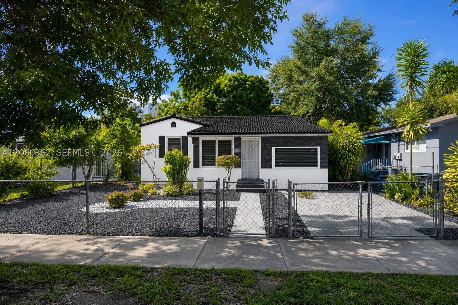 2750 Sw 26Th St – photo 1